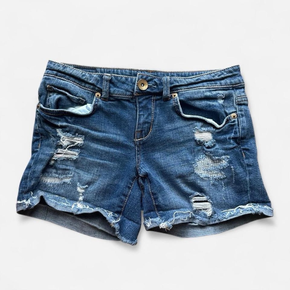 Aeropostale Distressed Medium Wash Mid Rise Jean Shorts - Size 0 (Fits Size 2/4)